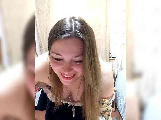 VselenaSun402 Live Webcam on BongaCams