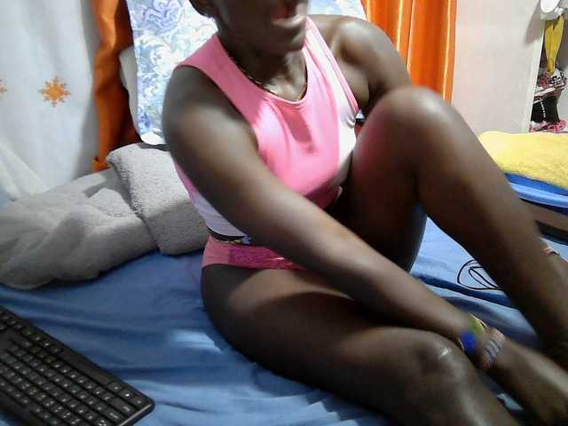 Tightpussy live cam on BongaCams
