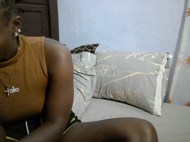 Tightpussy live cam on BongaCams