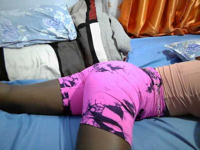 Tightpussy live cam on BongaCams