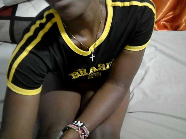 Tightpussy live cam on BongaCams