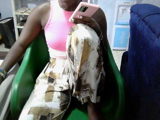 Tightpussy webcam bongacams model stream image