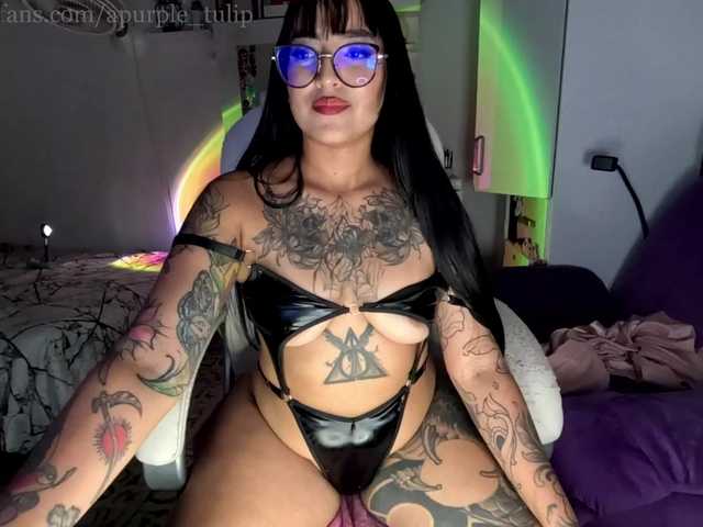 apurpletulip live cam on BongaCams