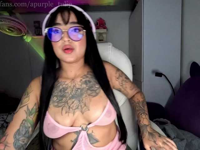 apurpletulip live cam on BongaCams