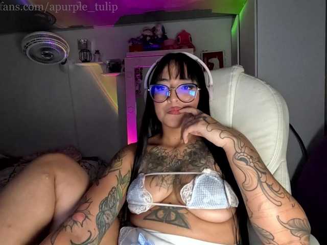 apurpletulip live cam on BongaCams