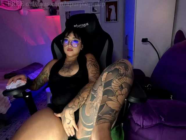 apurpletulip live cam on BongaCams