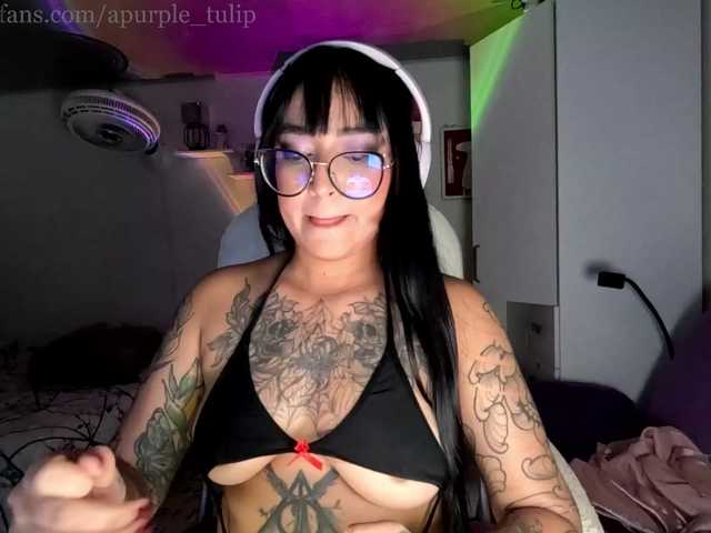 apurpletulip live cam on BongaCams