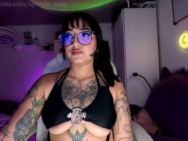 apurpletulip live cam on BongaCams