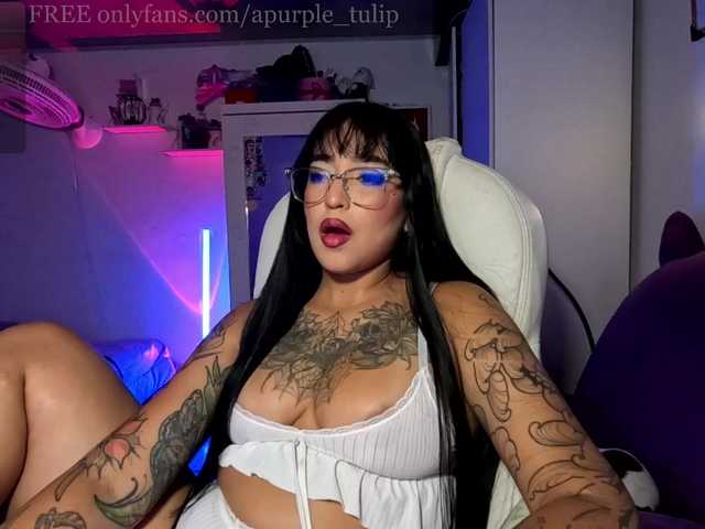 apurpletulip live cam on BongaCams