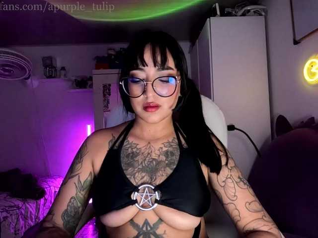 apurpletulip live cam on BongaCams