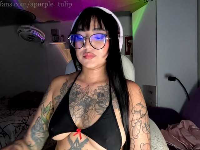 apurpletulip live cam on BongaCams