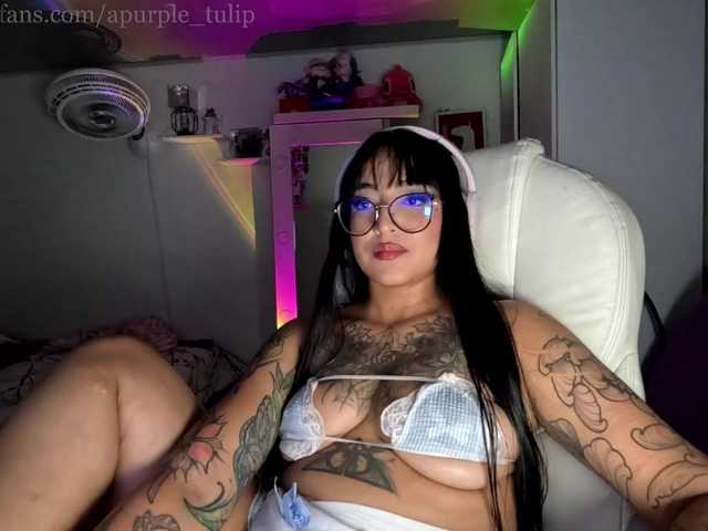 apurpletulip live cam on BongaCams