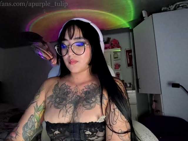 apurpletulip live cam on BongaCams