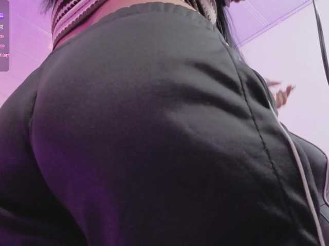 ZURY-TAY live cam on BongaCams