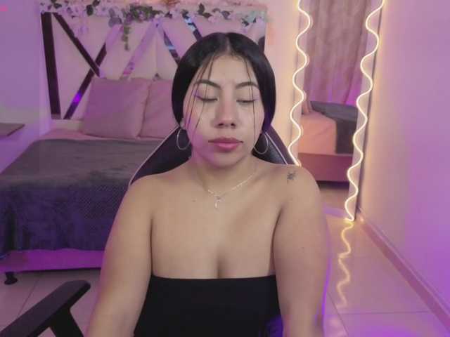 ZURY-TAY live cam on BongaCams