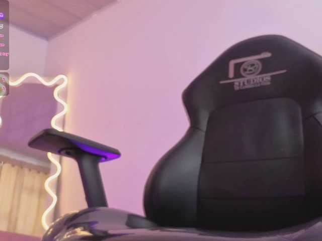 ZURY-TAY live cam on BongaCams