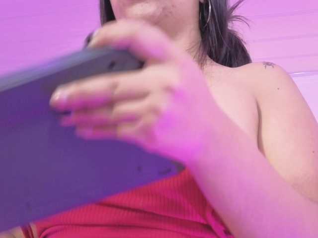 ZURY-TAY live cam on BongaCams