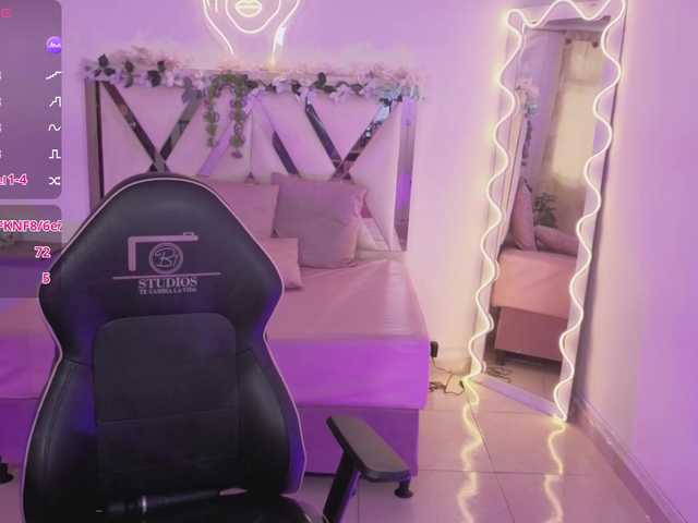 ZURY-TAY live cam on BongaCams