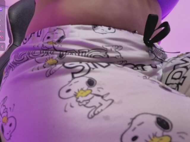 ZURY-TAY live cam on BongaCams