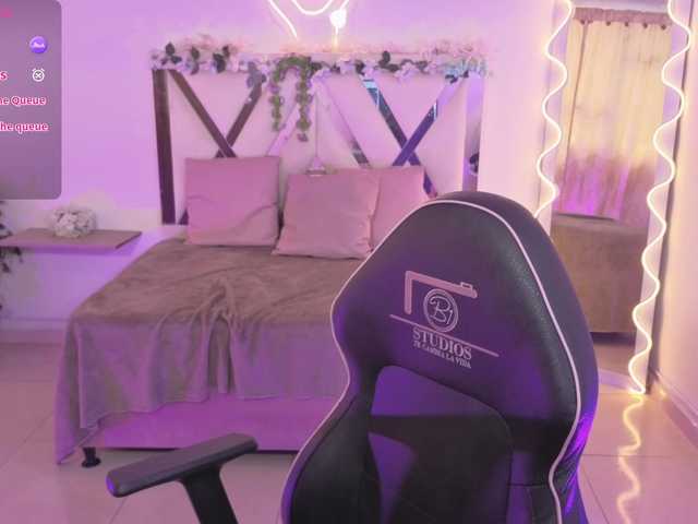 ZURY-TAY live cam on BongaCams