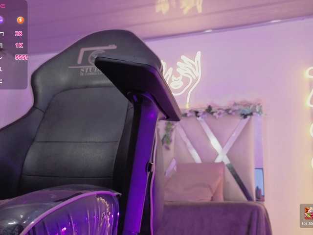 ZURY-TAY live cam on BongaCams
