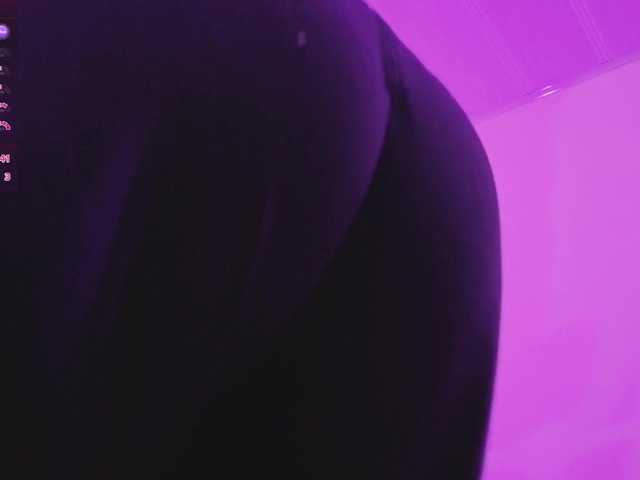ZURY-TAY live cam on BongaCams