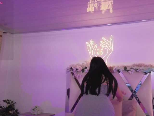 ZURY-TAY live cam on BongaCams