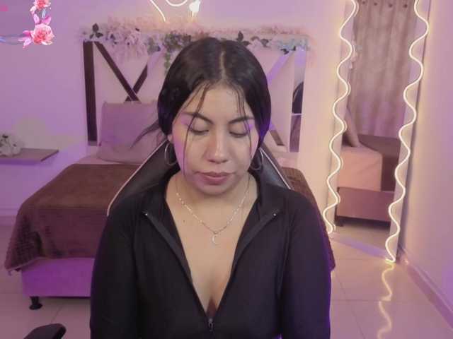 ZURY-TAY live cam on BongaCams
