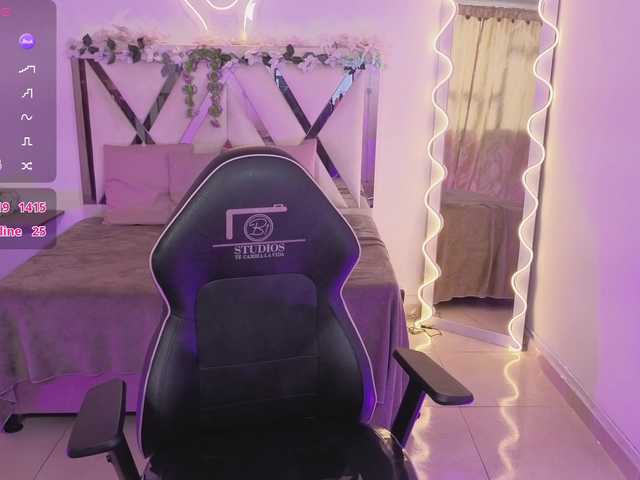 ZURY-TAY live cam on BongaCams