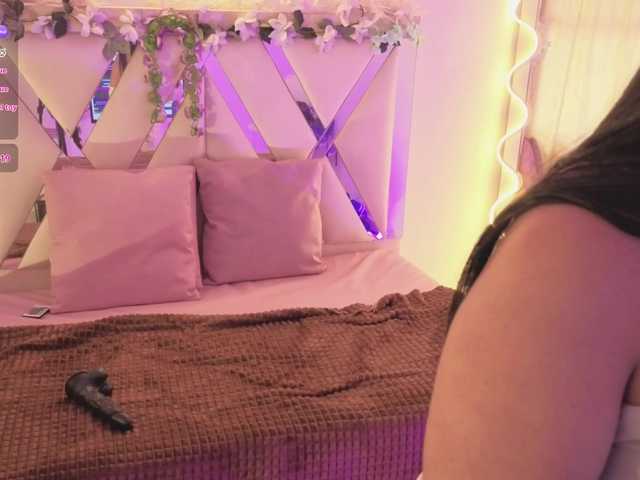 ZURY-TAY live cam on BongaCams
