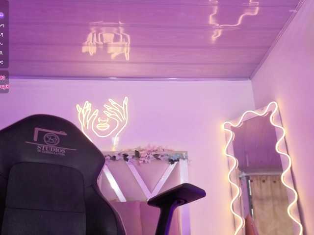 ZURY-TAY live cam on BongaCams