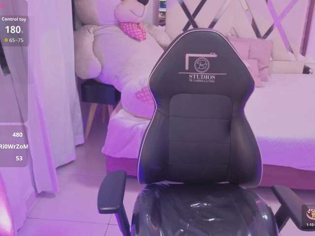 ZURY-TAY's BongaCams show and profile