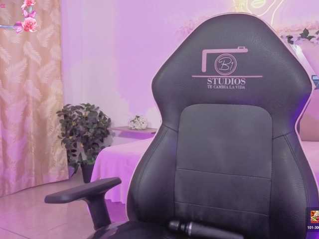 ZURY-TAY live cam on BongaCams