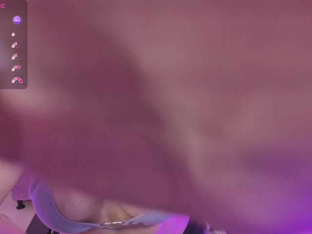 ZURY-TAY's BongaCams show and profile