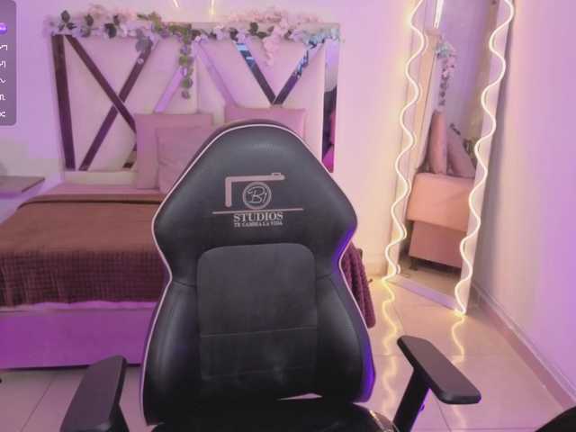 ZURY-TAY live cam on BongaCams