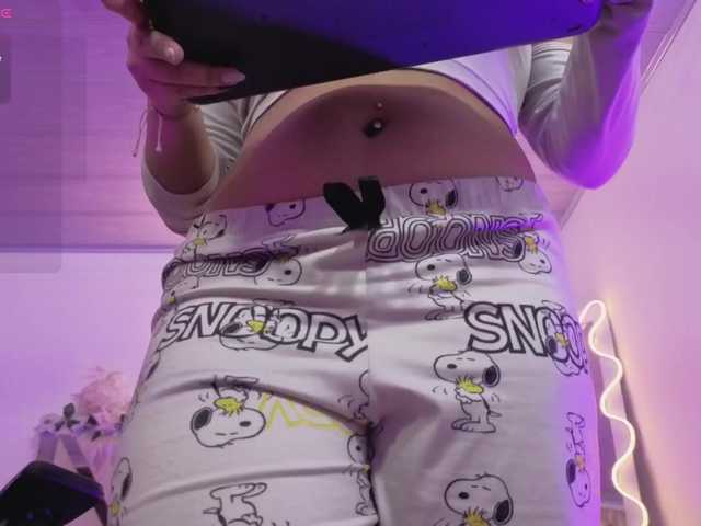 ZURY-TAY live webcam show