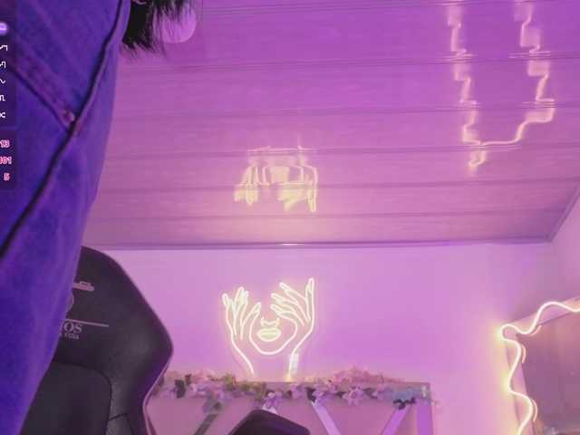 ZURY-TAY live cam on BongaCams