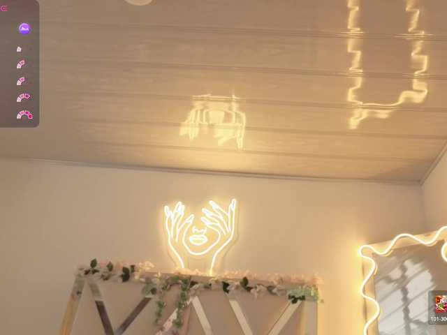 ZURY-TAY live cam on BongaCams
