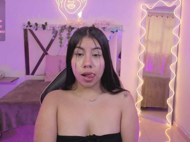 ZURY-TAY live cam on BongaCams