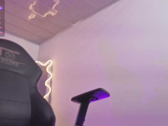 ZURY-TAY live cam on BongaCams