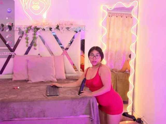 ZURY-TAY live cam on BongaCams