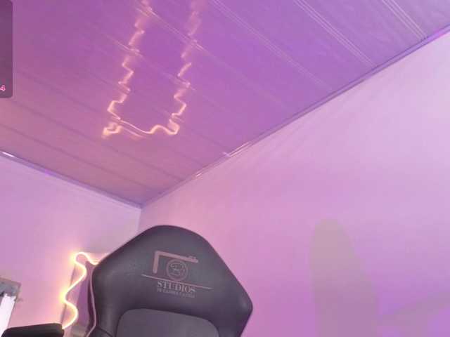 ZURY-TAY live cam on BongaCams