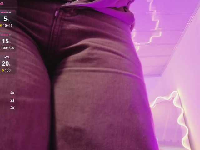ZURY-TAY live cam on BongaCams