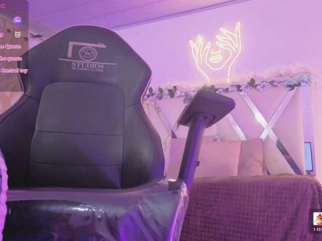 ZURY-TAY live cam on BongaCams