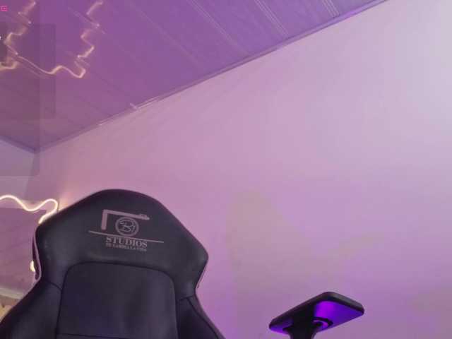 ZURY-TAY live cam on BongaCams