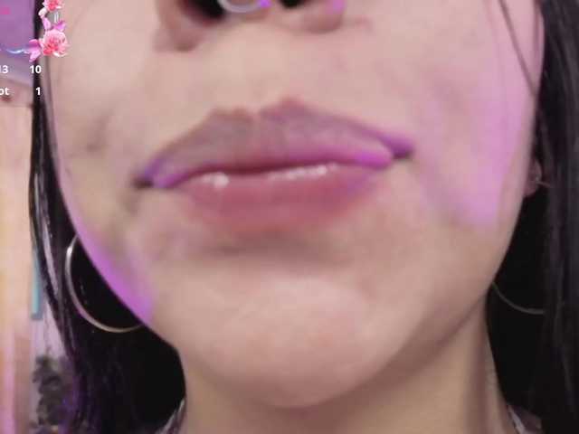 ZURY-TAY live cam on BongaCams