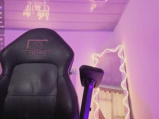 ZURY-TAY live cam on BongaCams