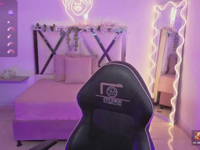 ZURY-TAY live cam on BongaCams
