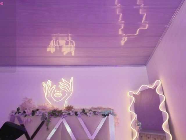 ZURY-TAY live cam on BongaCams