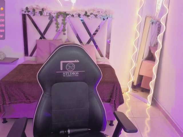 ZURY-TAY live cam on BongaCams